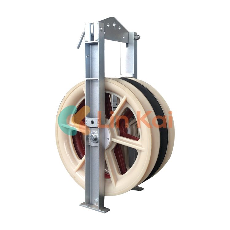 Guiding the Way: How Large Diameter Stringing Blocks Accommodate Different Types of Conductors