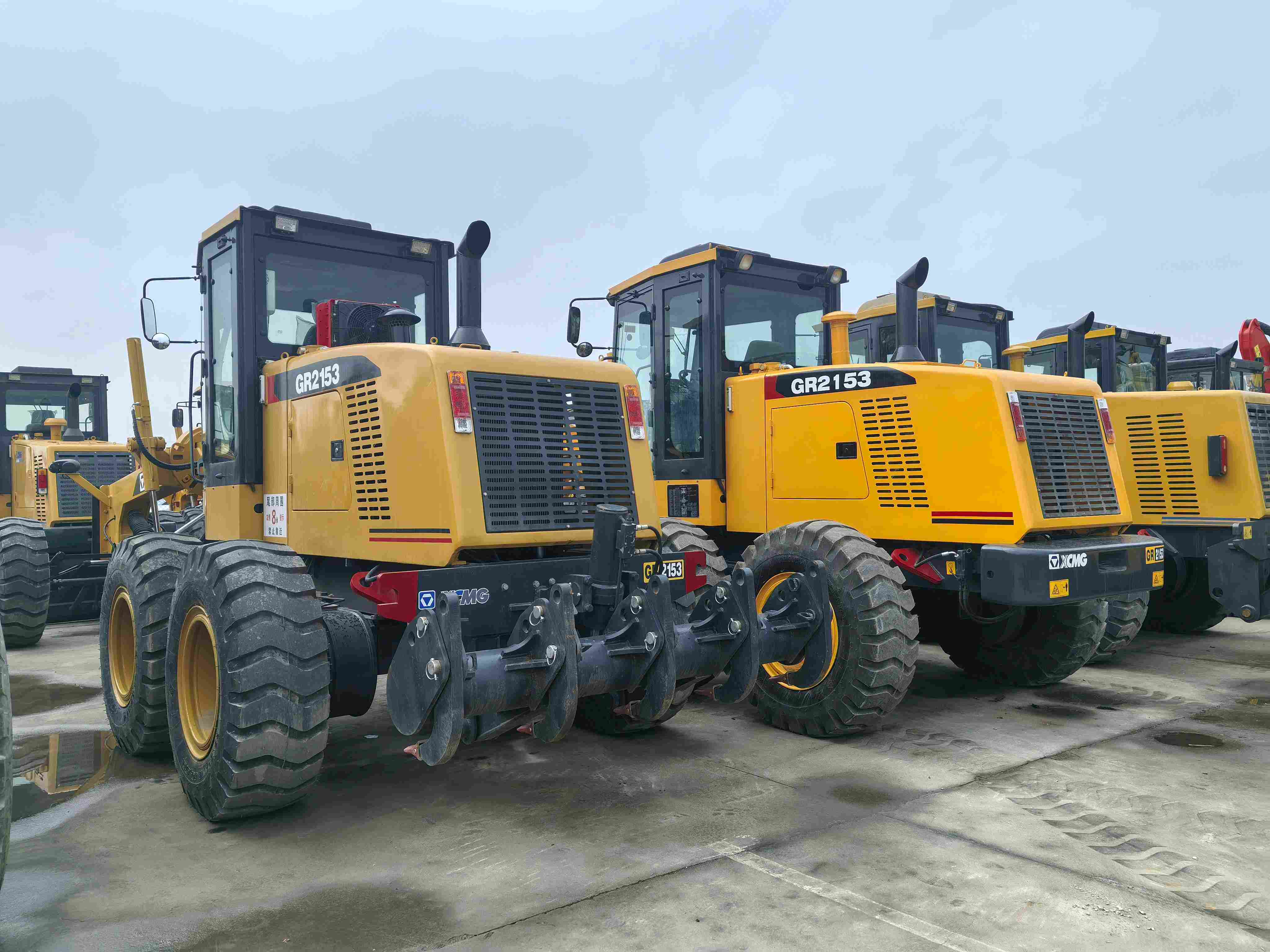 Used Graders Wholesaler: Top Tips for Making a Smart Purchase