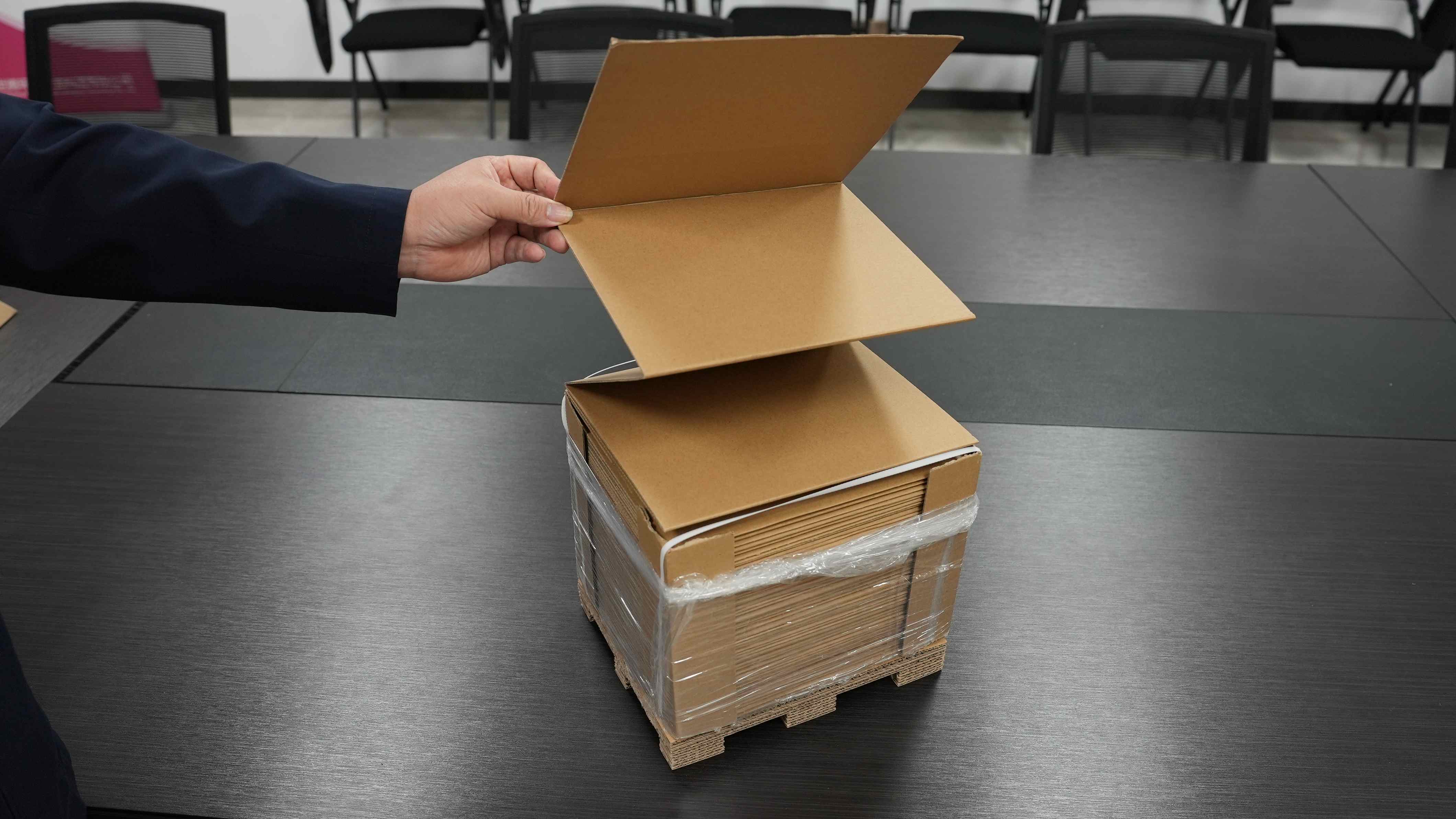 Best Fanfold Cardboard Sheets for Sturdy Packaging and Crafts